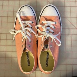 Like New Pink Converse low top shoes